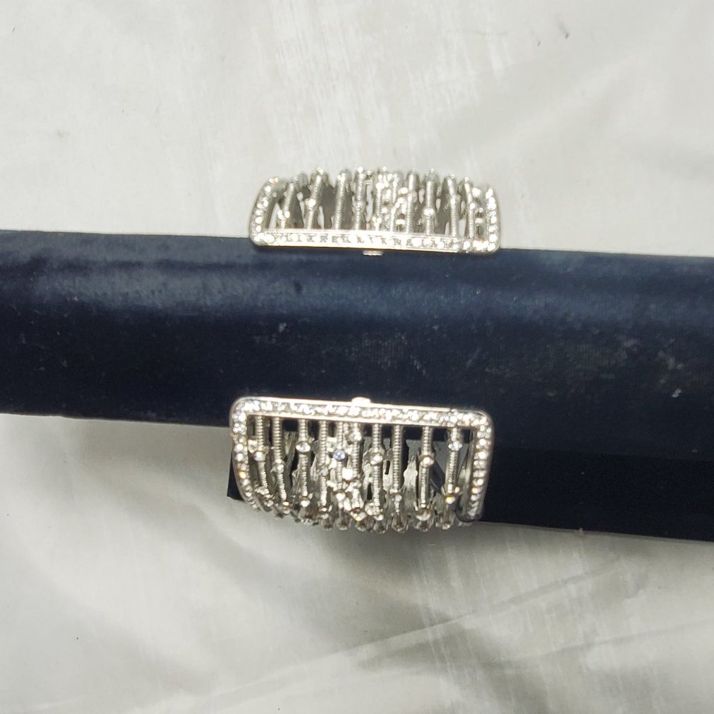 Cache rhinestone silver hinged metal bangle bracelet - Picture 9 of 9